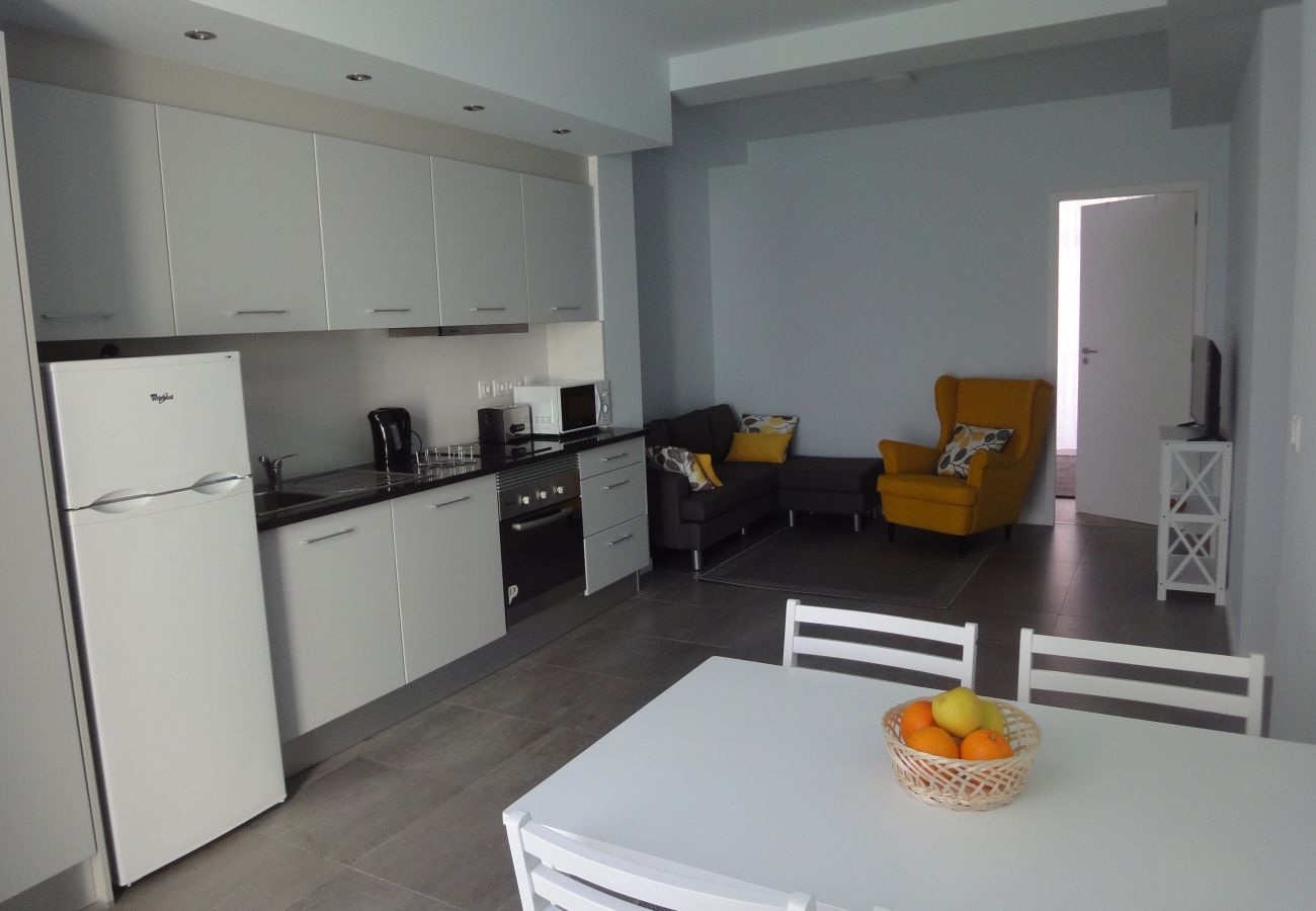 Apartamento em Ponta Delgada - Apartamentos Almeida Garrett 1ºdir