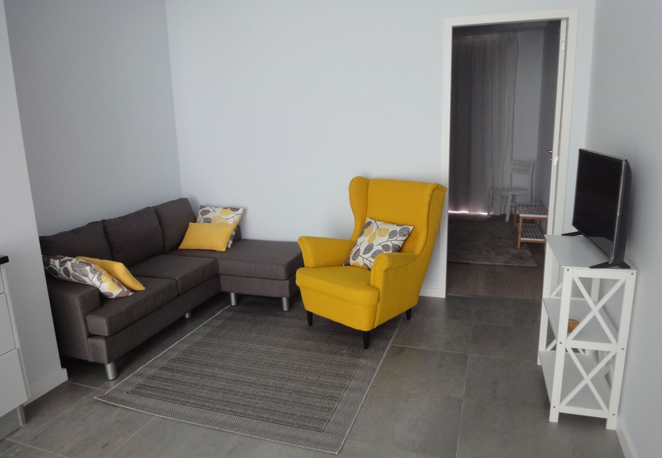 Apartamento em Ponta Delgada - Apartamentos Almeida Garrett 1ºdir