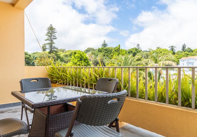 Apartamento em Ponta Delgada - Apartamentos Mãe de Deus 33 3E