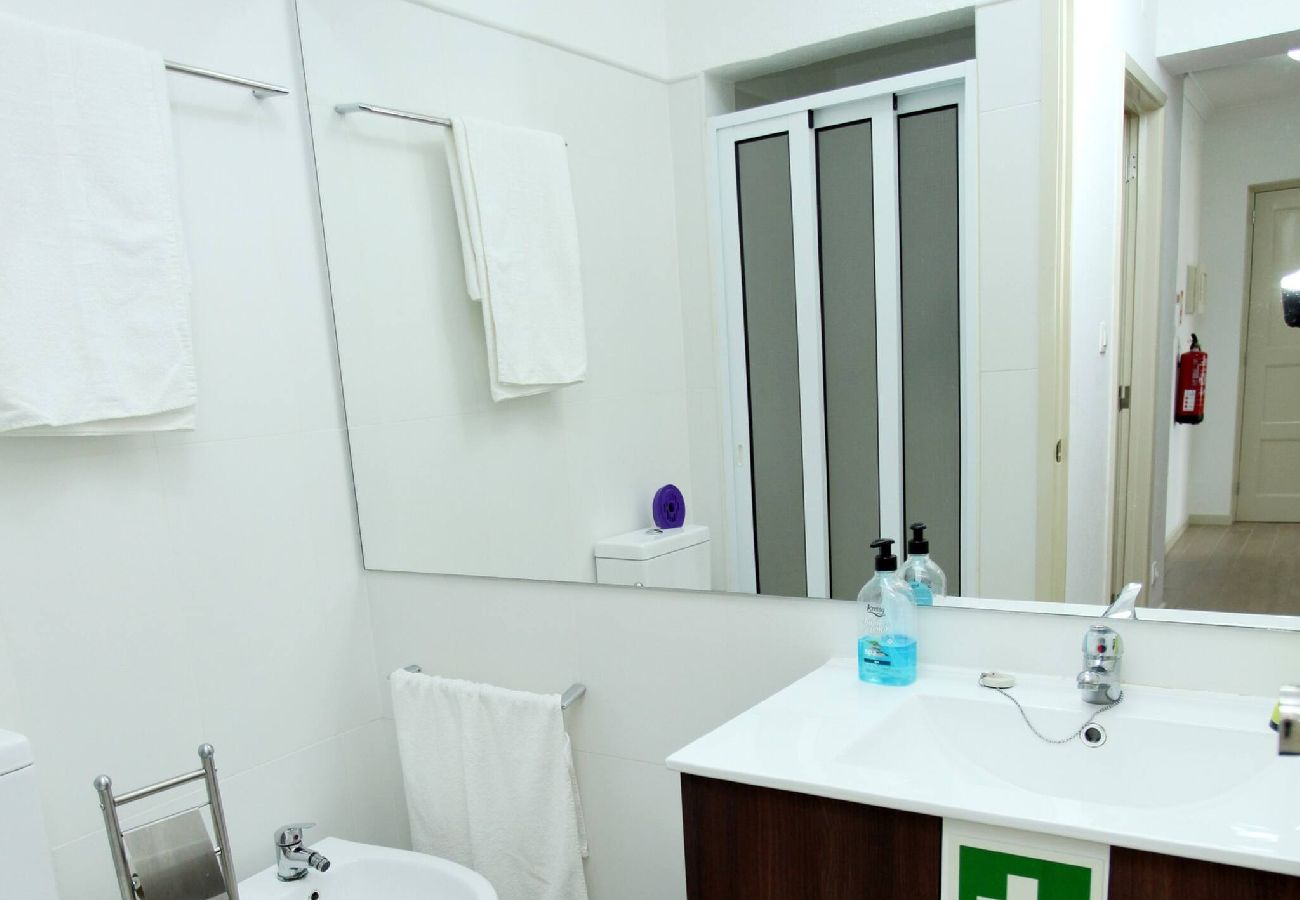 Apartamento em Ponta Delgada - Apartamentos Mãe de Deus 33 3E