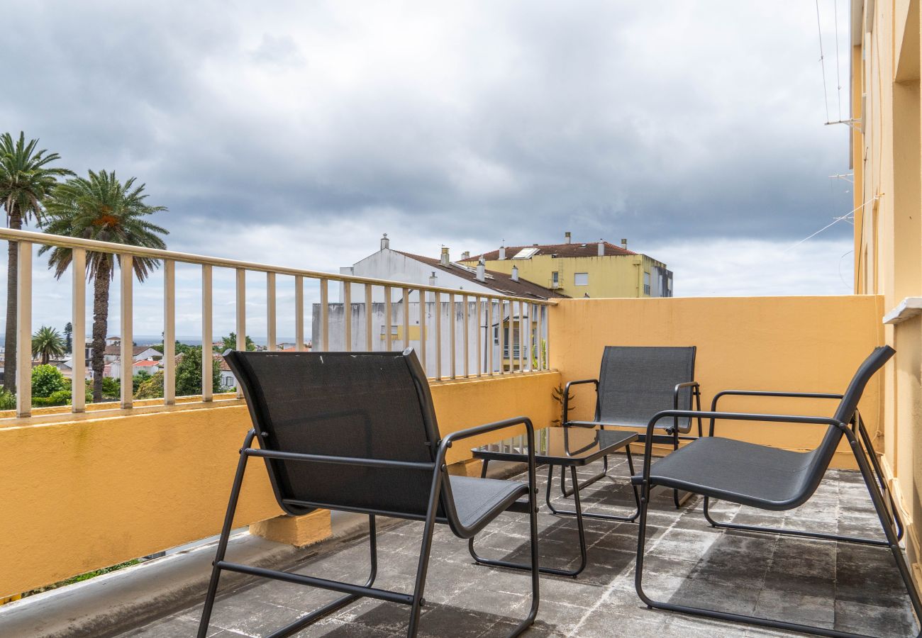 Apartamento em Ponta Delgada - Apartamentos Mãe de Deus 33 3E