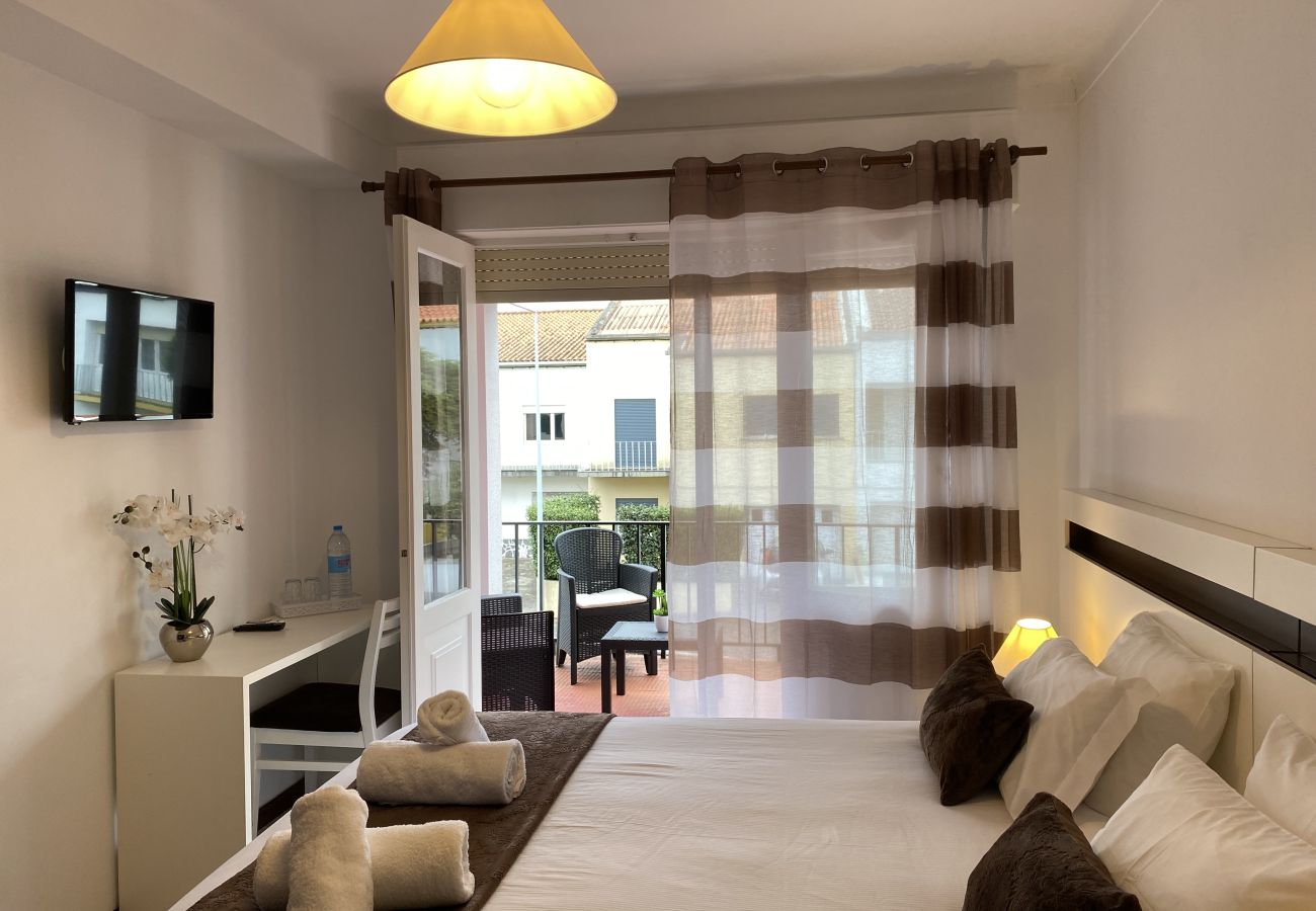 Quarto em Ponta Delgada - The Rock Guest House 1