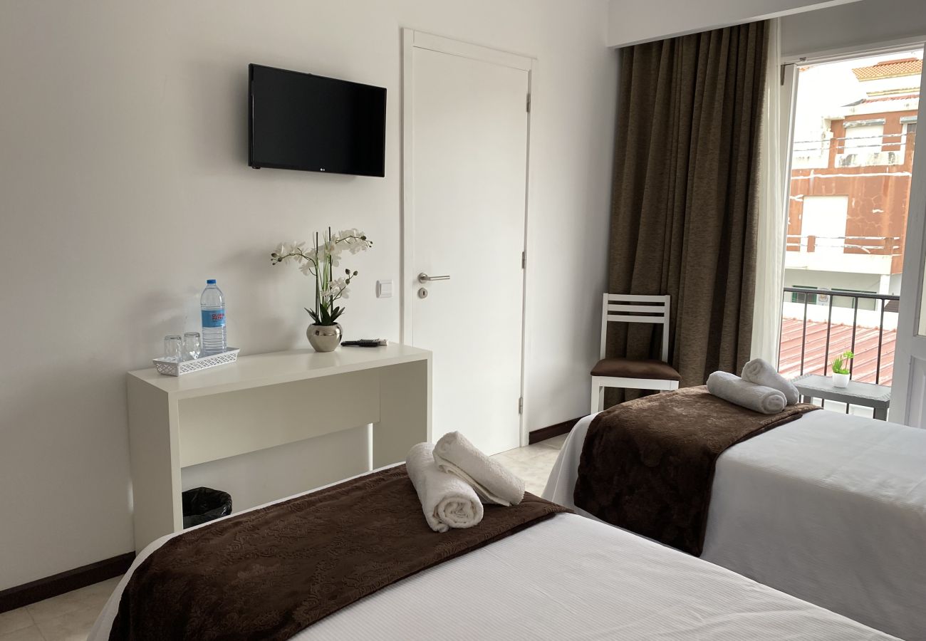 Quarto em Ponta Delgada - The Rock Guest House 1