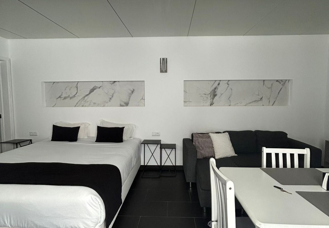 Quarto em Ponta Delgada - The Rock Guest House 1