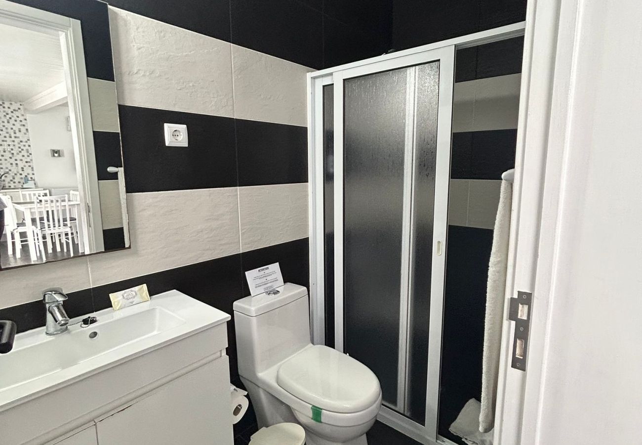 Quarto em Ponta Delgada - The Rock Guest House 1