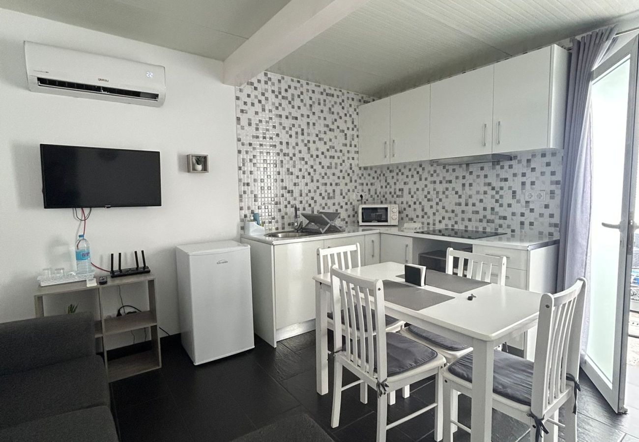 Quarto em Ponta Delgada - The Rock Guest House 1
