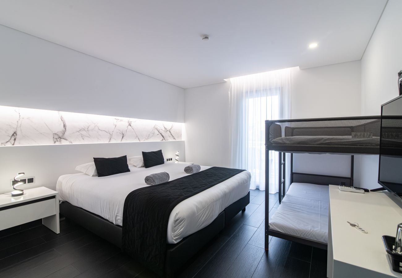 Quarto em Ponta Delgada - The Rock Hostel 1