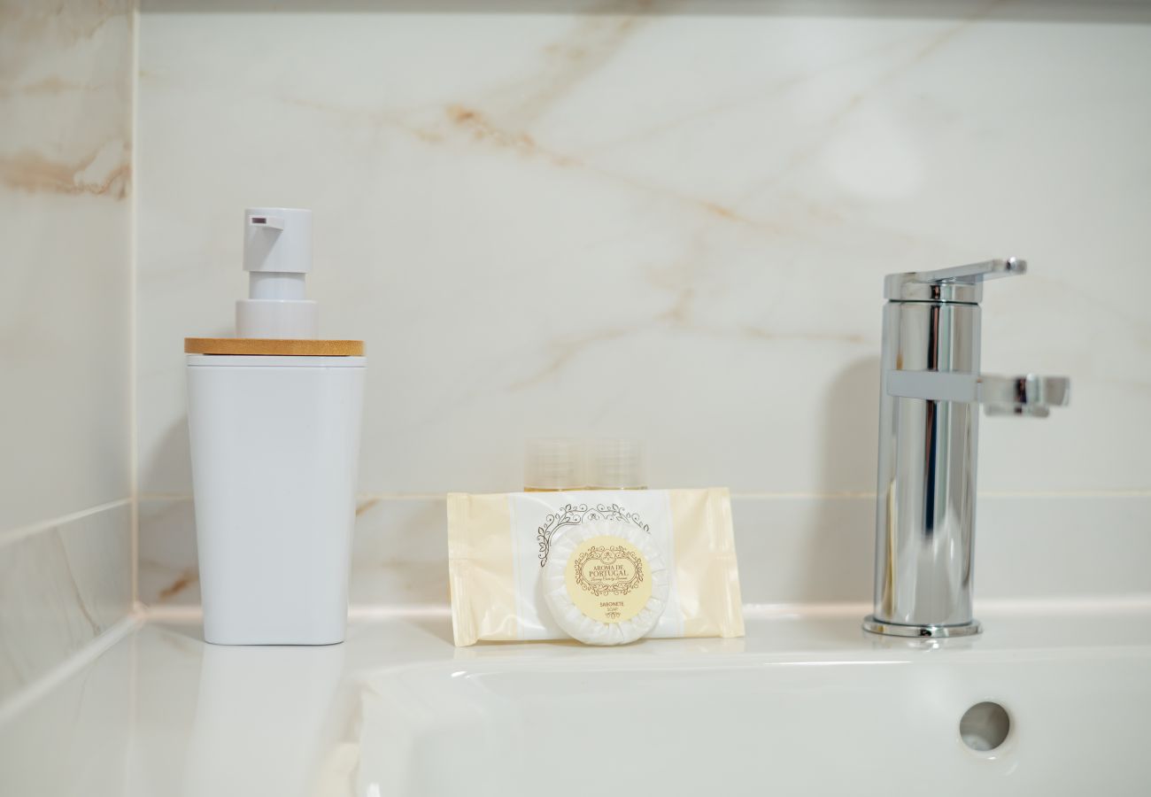 Apartamento em Ponta Delgada - MAR & LAVA 84-Downtown Apartment