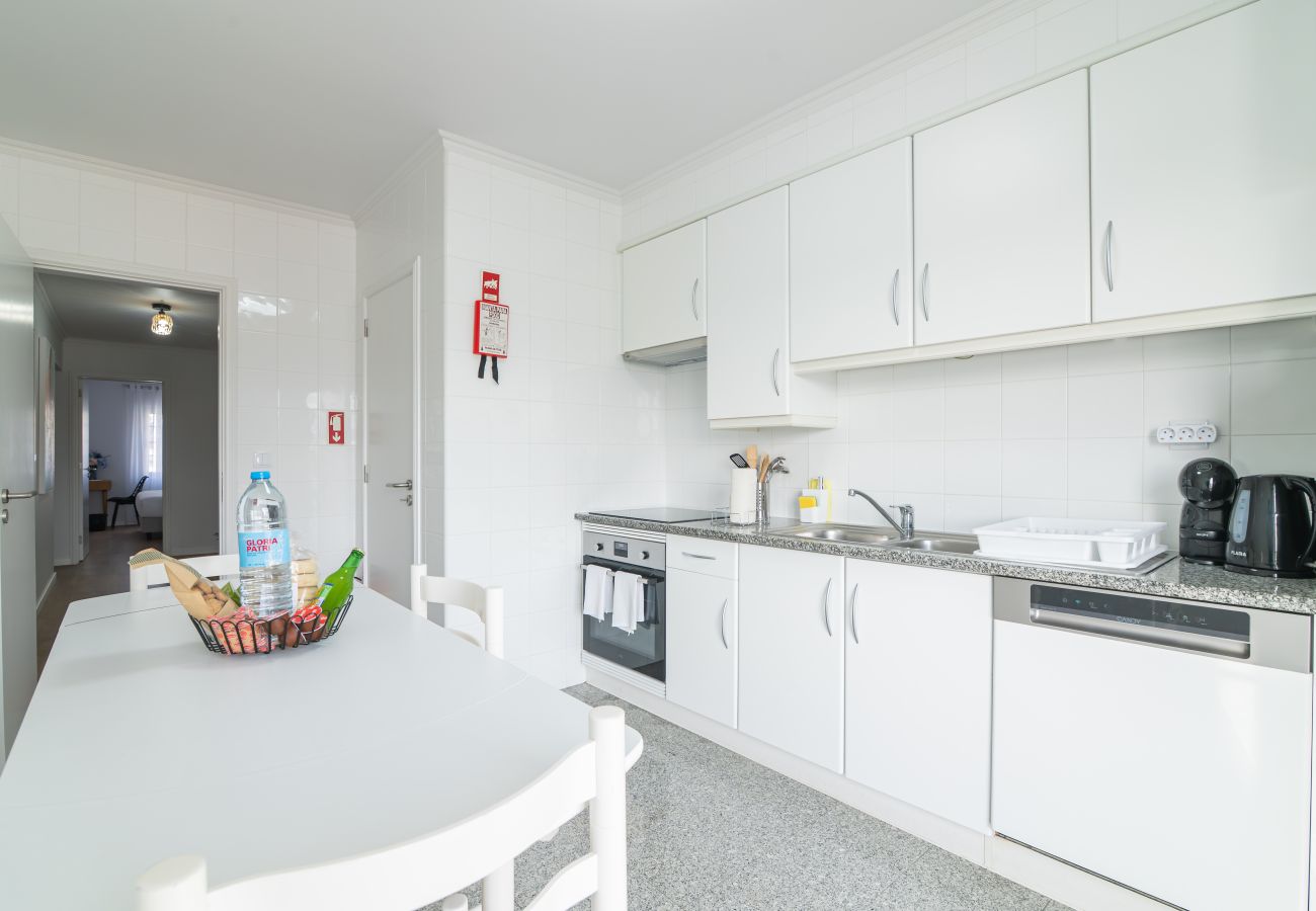 Apartamento em Ponta Delgada - MAR & LAVA 84-Downtown Apartment