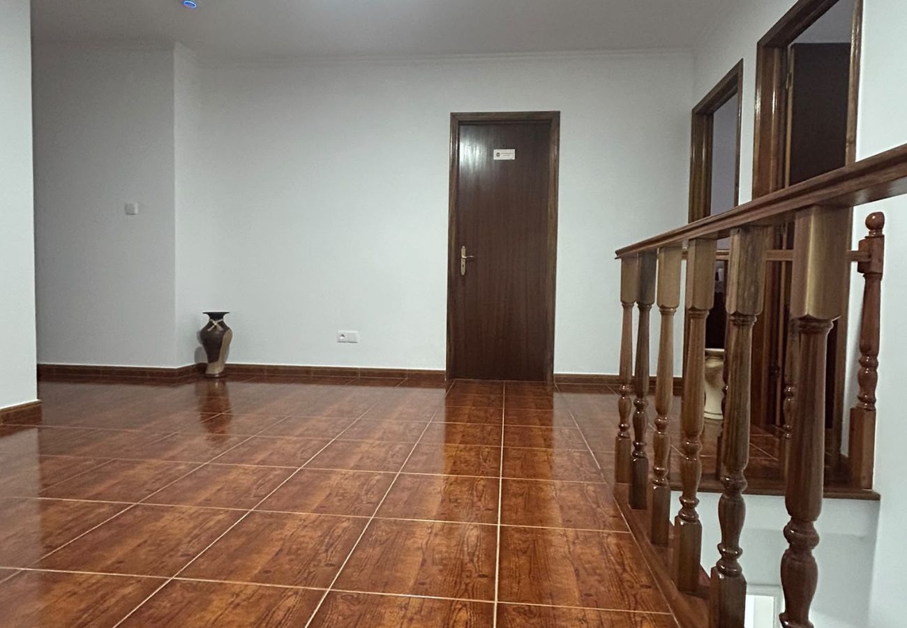 Casa geminada em Ponta Delgada - The Rock Family House