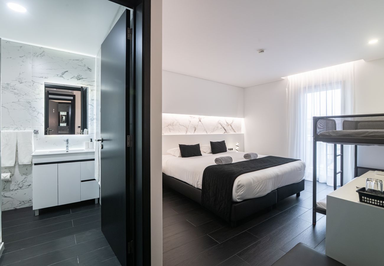 Zimmeranmietung in Ponta Delgada - The Rock Hostel 1