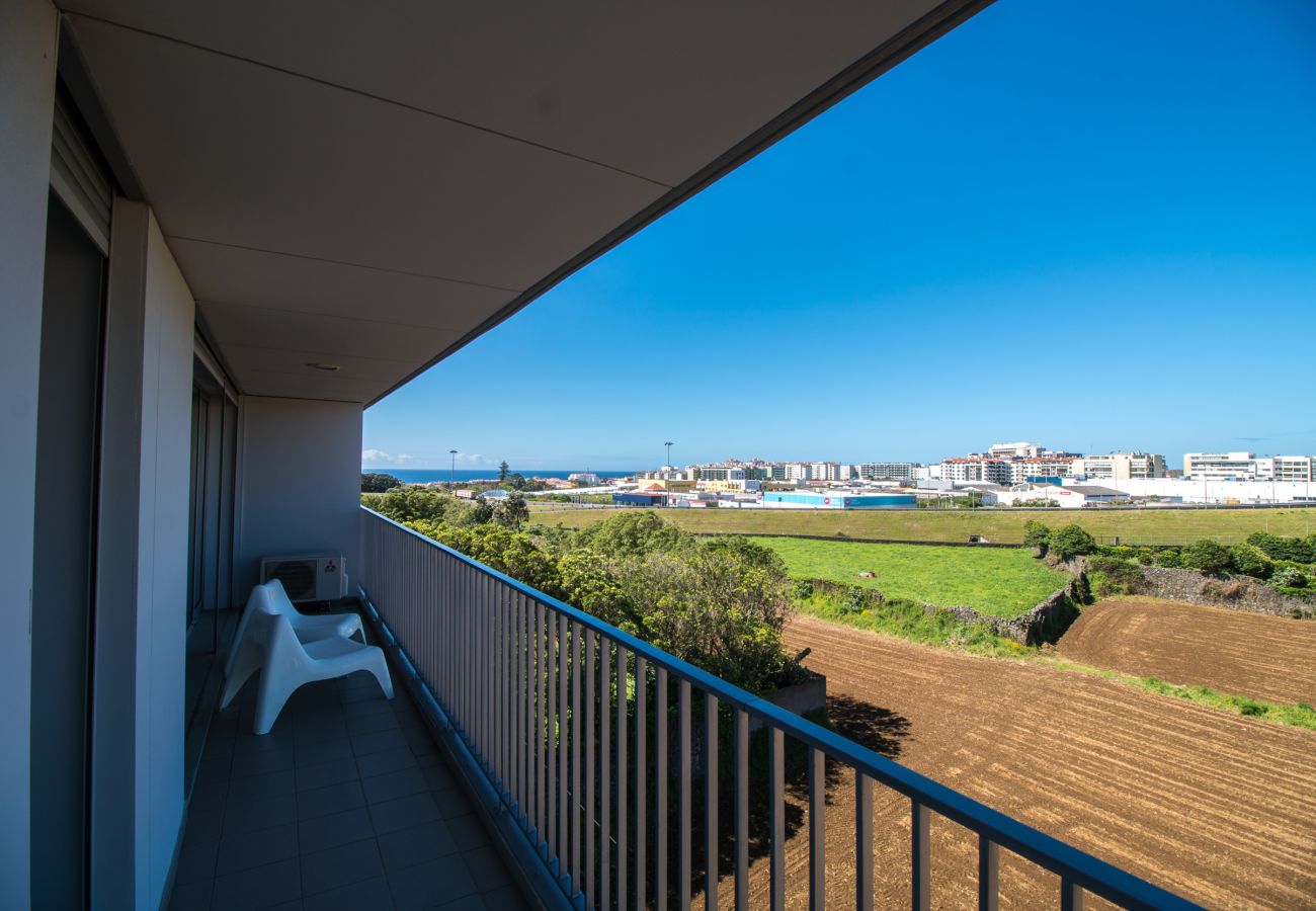 Ferienwohnung in Fajã de Baixo - City View Apartment