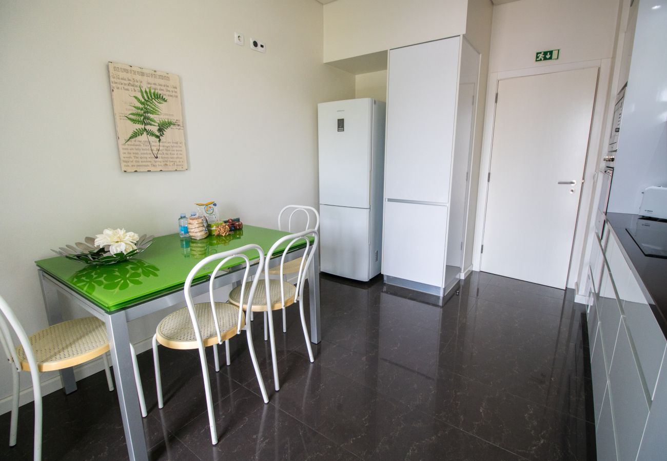 Ferienwohnung in Fajã de Baixo - City View Apartment