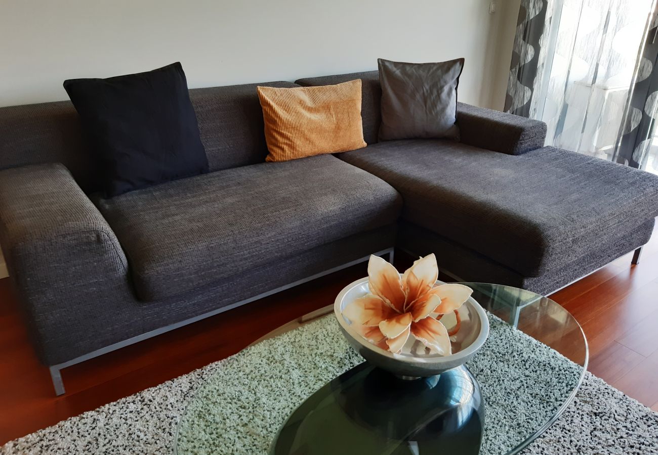 Ferienwohnung in Fajã de Baixo - City View Apartment