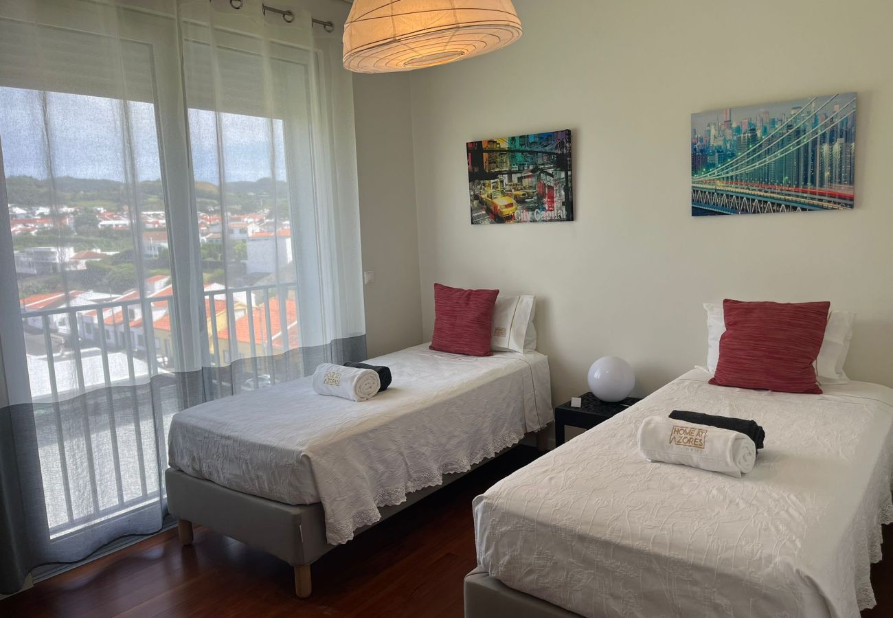 Ferienwohnung in Fajã de Baixo - City View Apartment