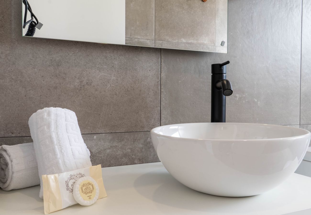 Ferienwohnung in Ponta Delgada -  Sunset Marina View by Green Vacations