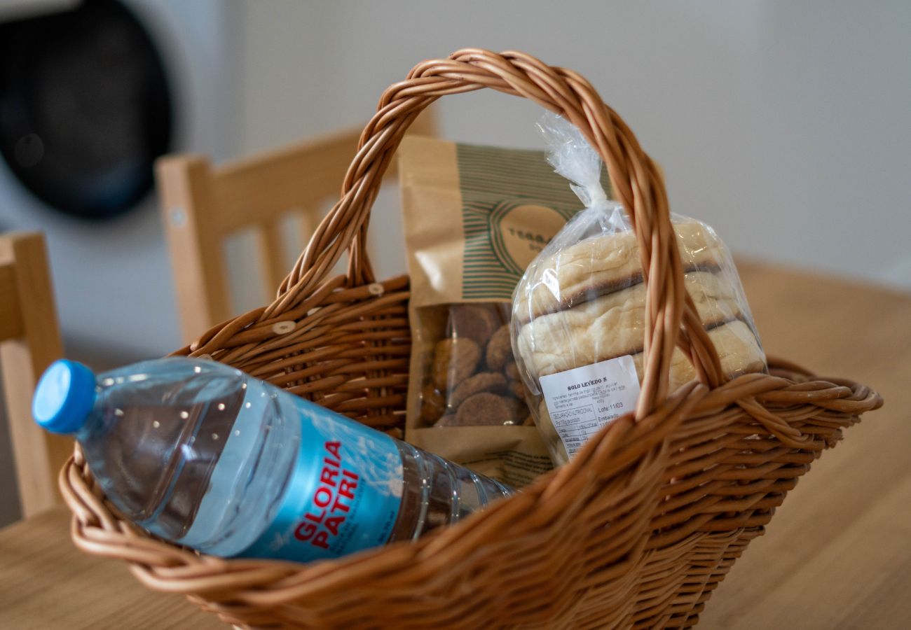 Ferienwohnung in Ponta Delgada -  Sunset Marina View by Green Vacations