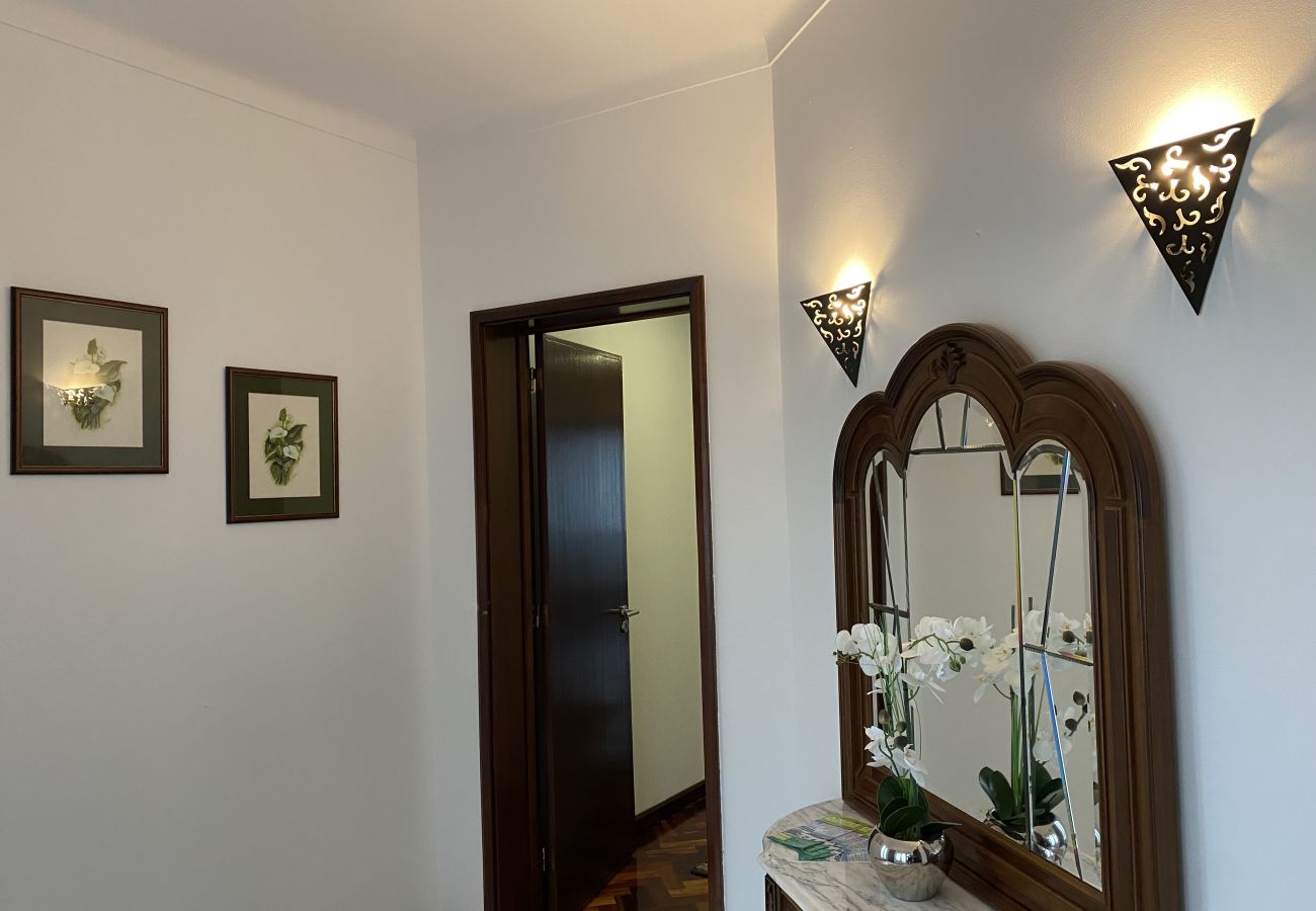 Rent by room in Ponta Delgada - The Rock Guest House 1