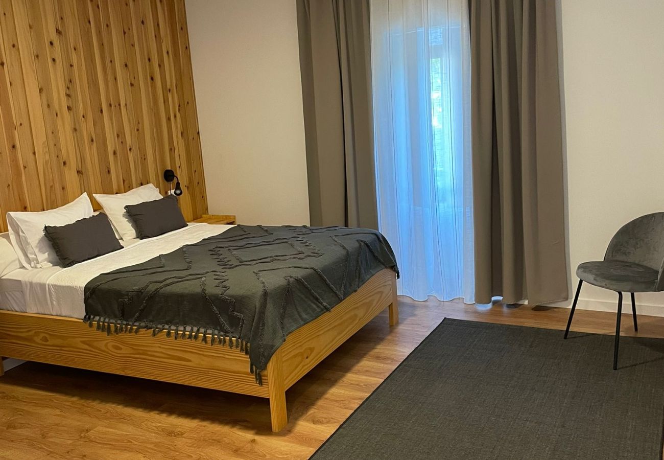 Rent by room in Capelas - Vila Rosario - Standard Room 1