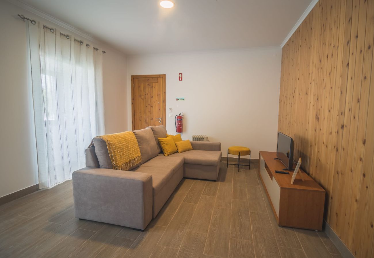 Rent by room in Capelas - Vila Rosario - Standard Room 1