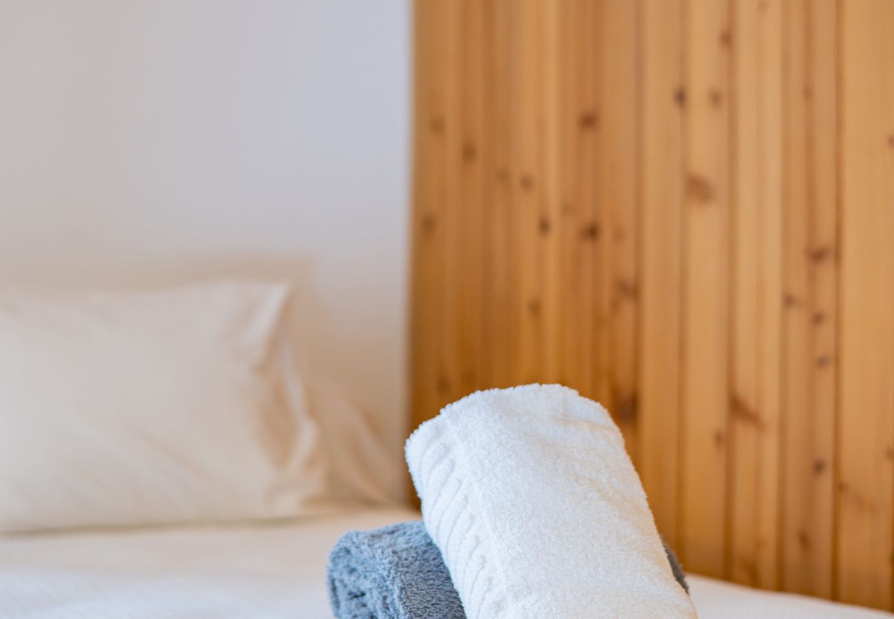 Rent by room in Capelas - Vila Rosario - Standard Room 1