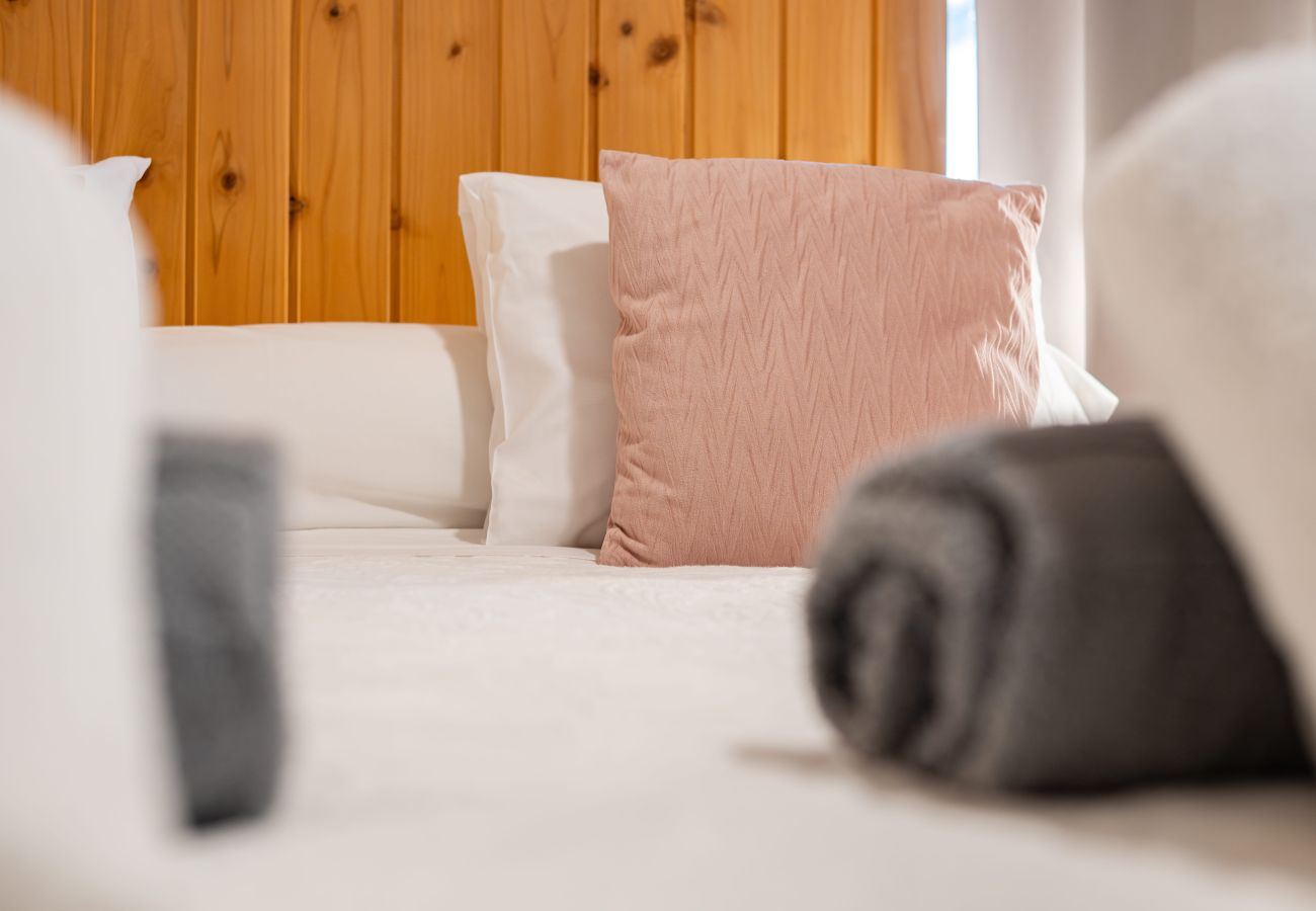 Rent by room in Capelas - Vila Rosario - Standard Room 1