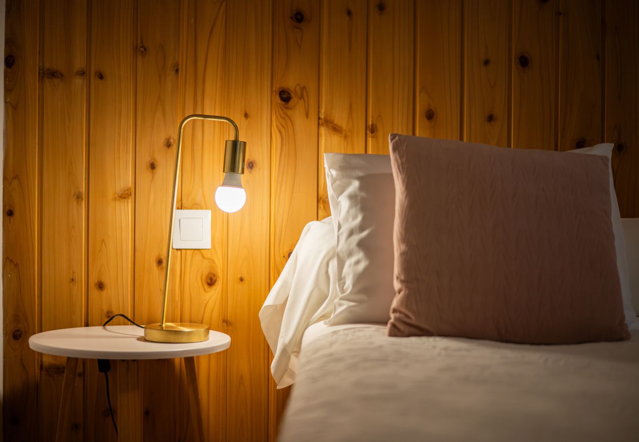 Rent by room in Capelas - Vila Rosario - Standard Room 1