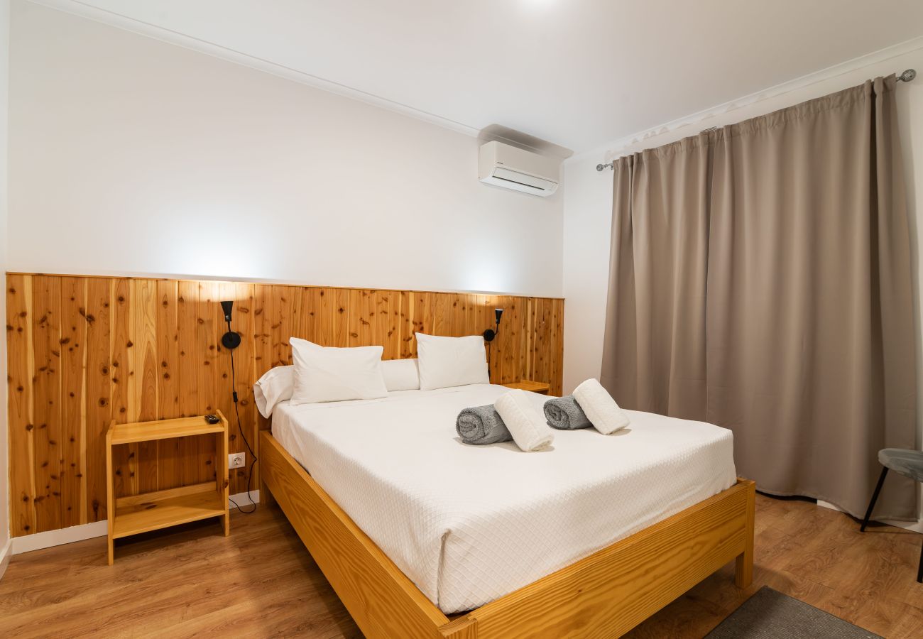 Rent by room in Capelas - Vila Rosario - Standard Room 1