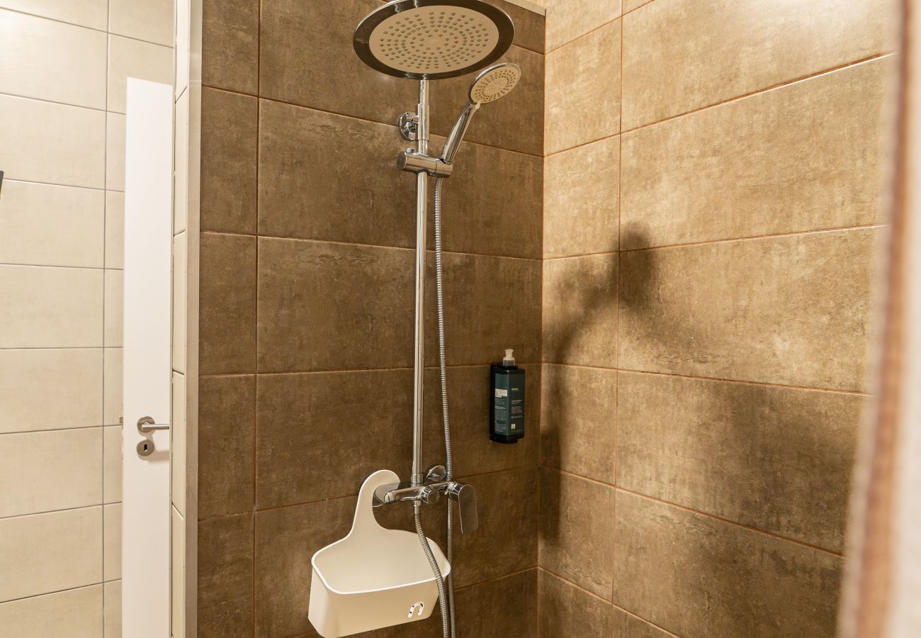 Rent by room in Capelas - Vila Rosario - Private Suite 5