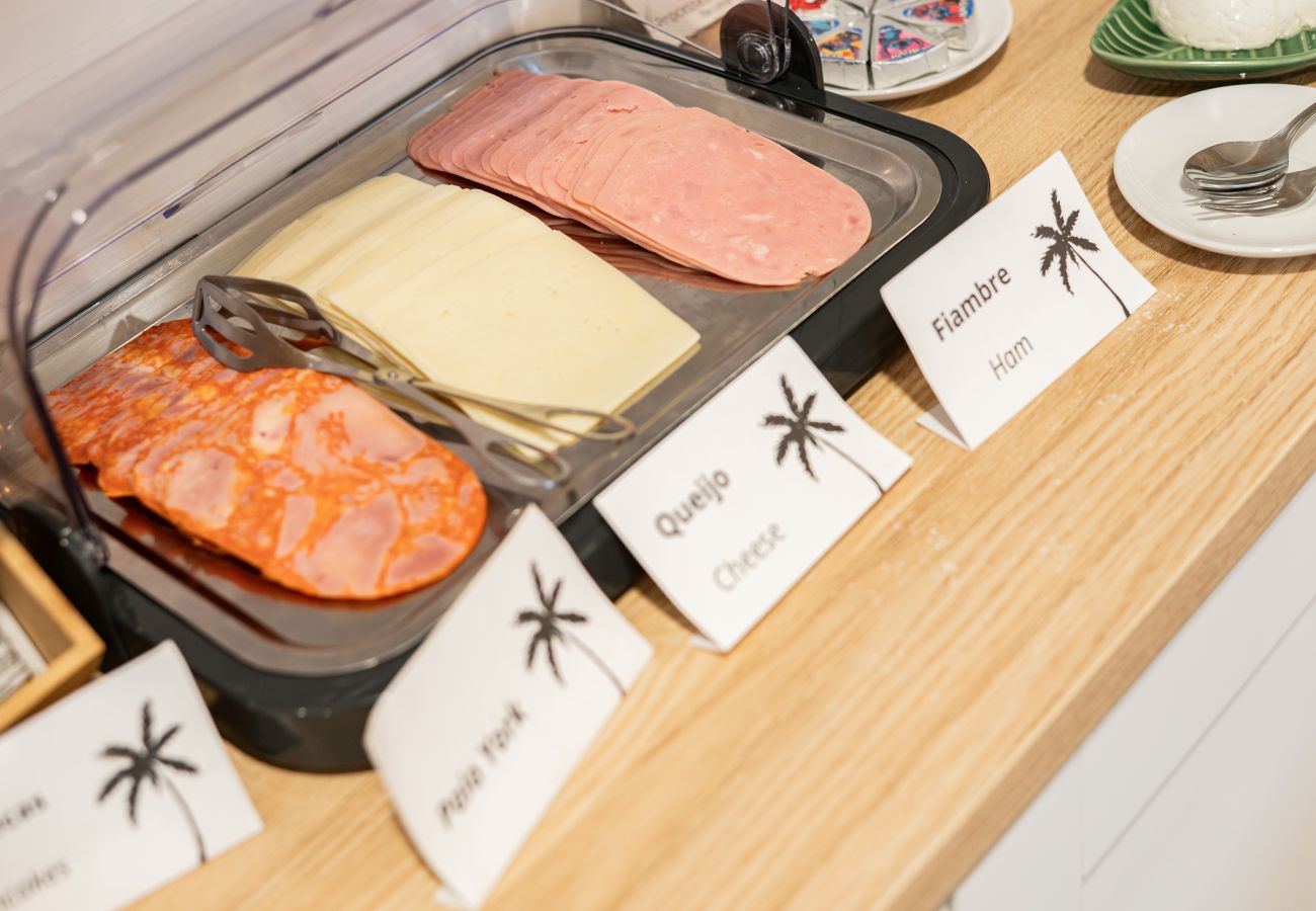 Rent by room in Capelas - Vila Rosario - Suite Room